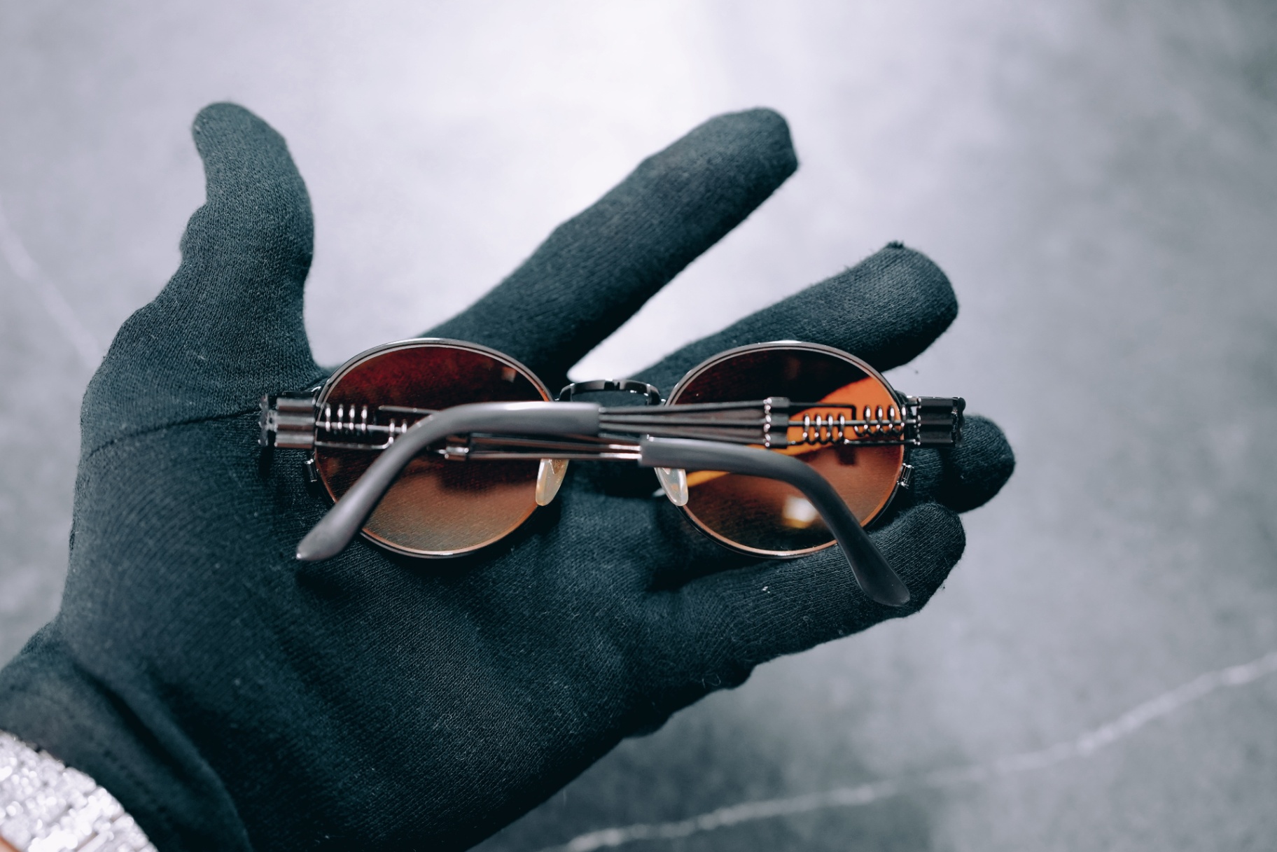 Gunmetal steampunk spring oval — back view